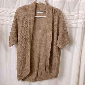 Short sleeve sweater